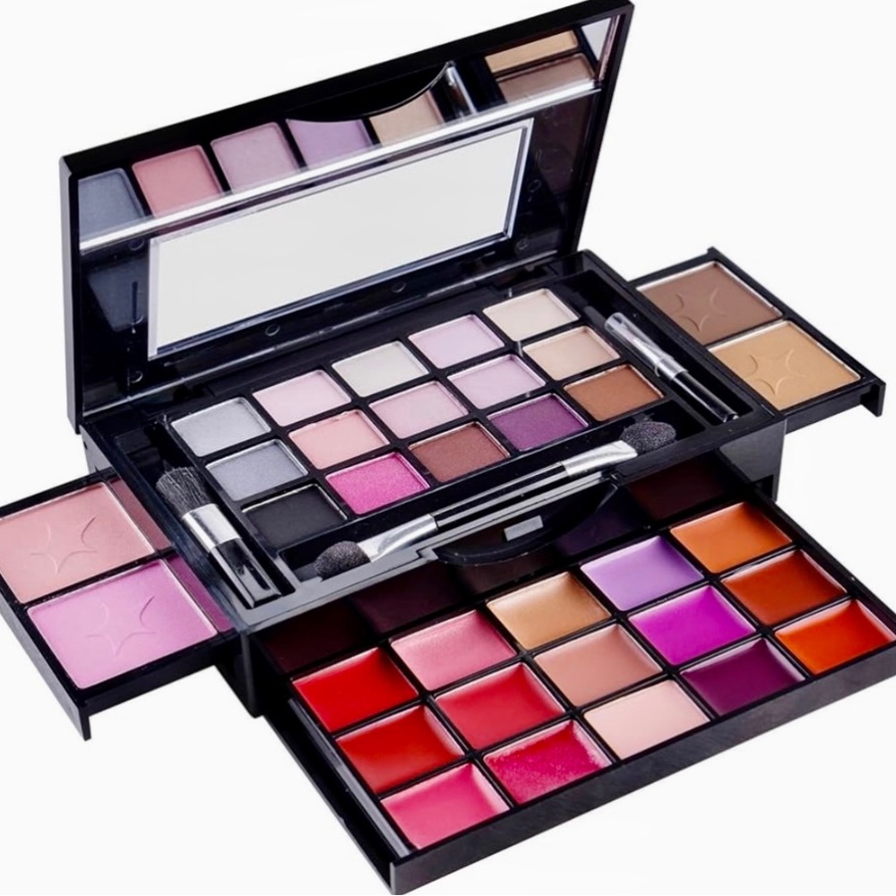 NIB SHANY fierce and flawless all-in-one compact make up set with mirror.